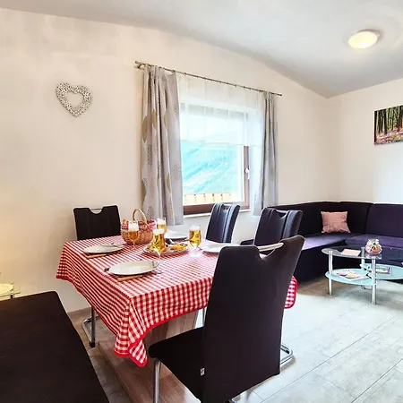 Almliesl Trof-760 בית נופש טרופאיאך